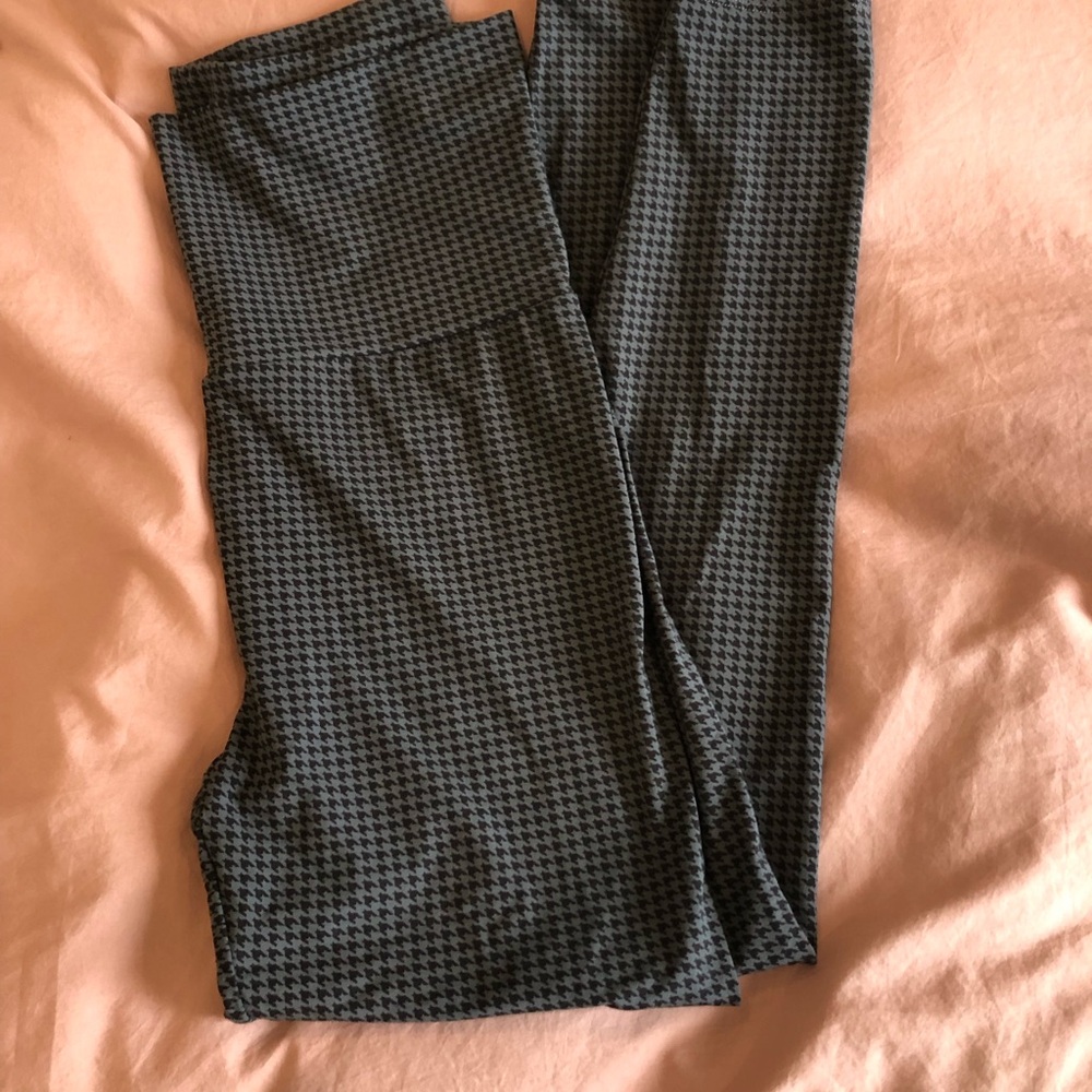 Hatch leggings size small